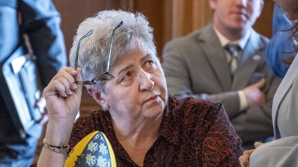 Kansas representative brenda landwend