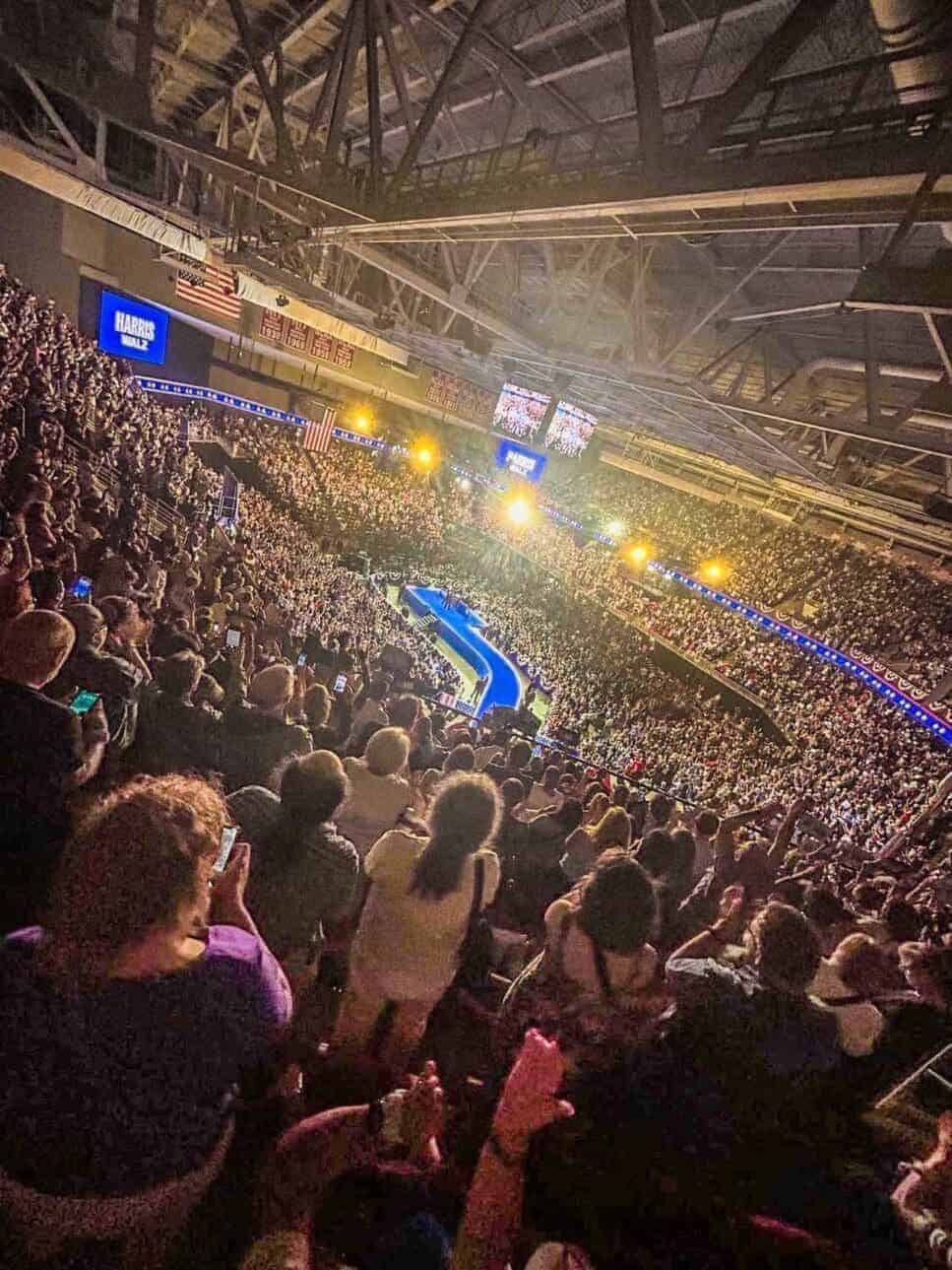 Pennsylvania harris walz rally photo