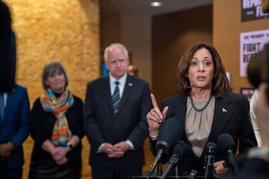 Kamala harris and tim walz in minnesota