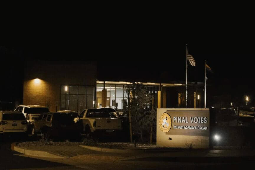 Pinal county votes building